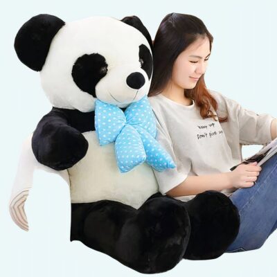 Giant Plush Panda Giant Plush Age range: > 3 years