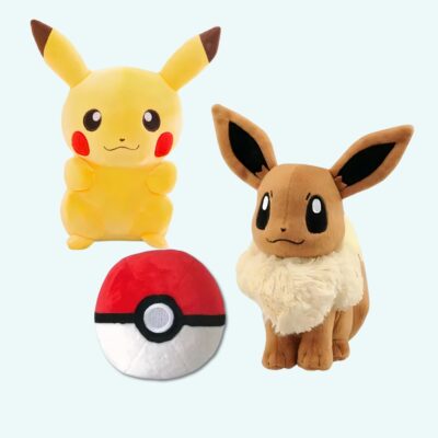 Pack pokeball cute pikachu eevee 20 cm on a light blue background.